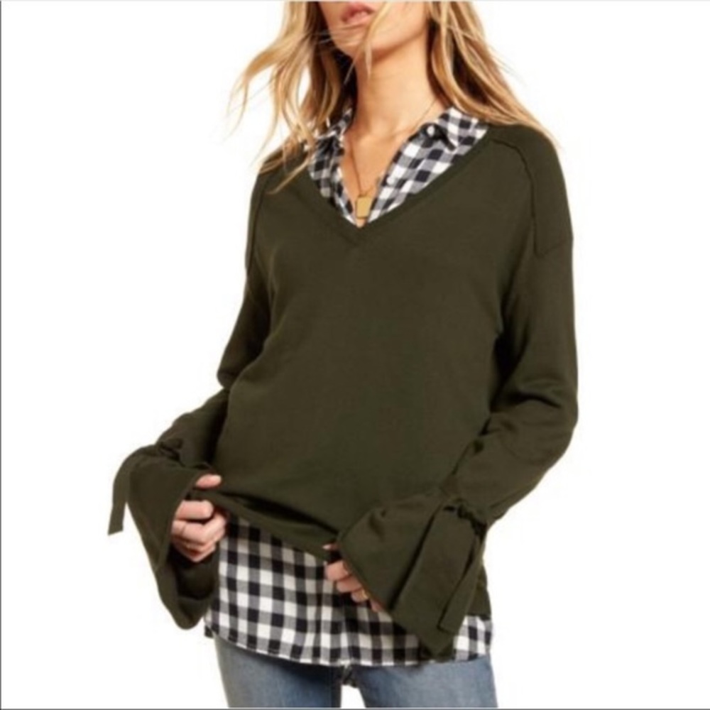Treasure & Bond Bell Sleeve V-Neck Sweater